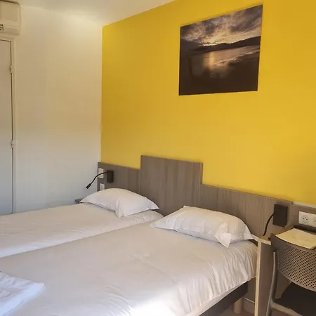 Hotel The Originals Access, Hotel Le Lutea Riom-es-Montagnes
