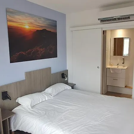 Hotel The Originals Access, Hotel Le Lutea 2*
